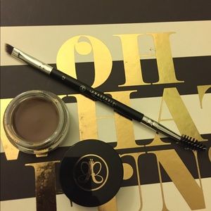 Anastasia Dipbrow with #12 Brush